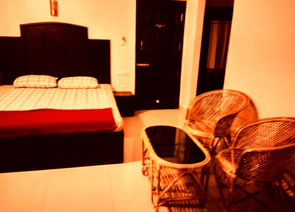 Hotel Royal Nest Vandiperiyar Экстерьер фото