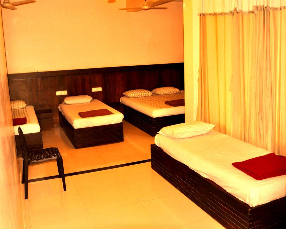 Hotel Royal Nest Vandiperiyar Экстерьер фото